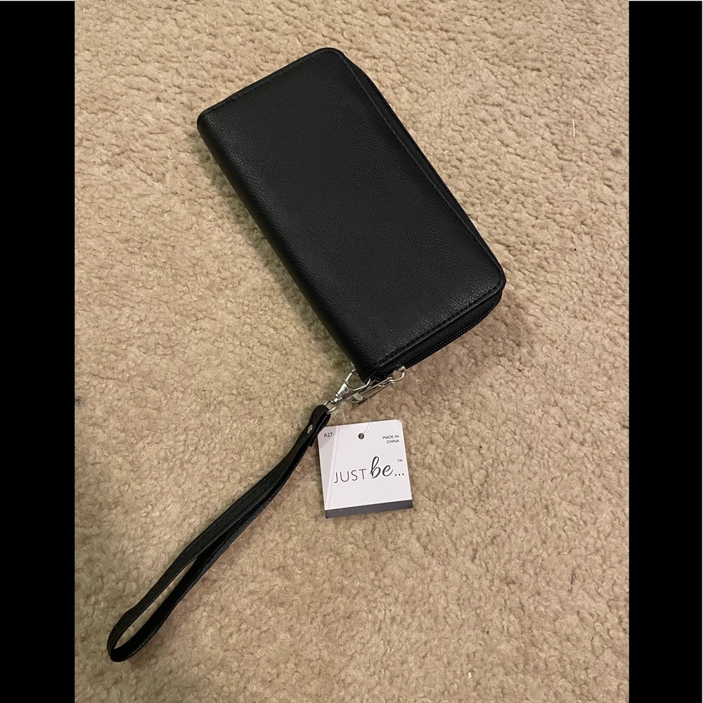 Black wristlet